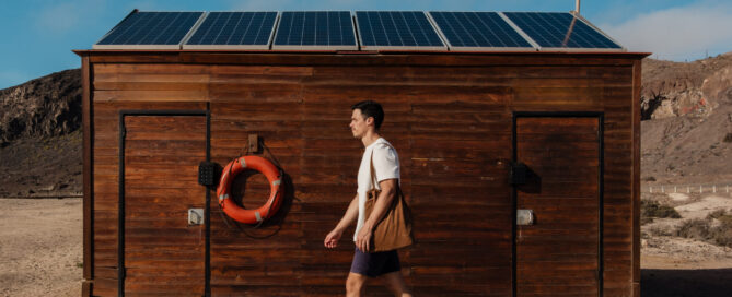 California home with rooftop solar panels and battery-ready energy system demonstrating home battery ROI and energy independence